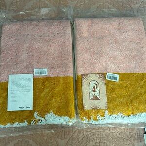 New SUNDREAM COFFEE‎ Drift Throw in Pink and Gold